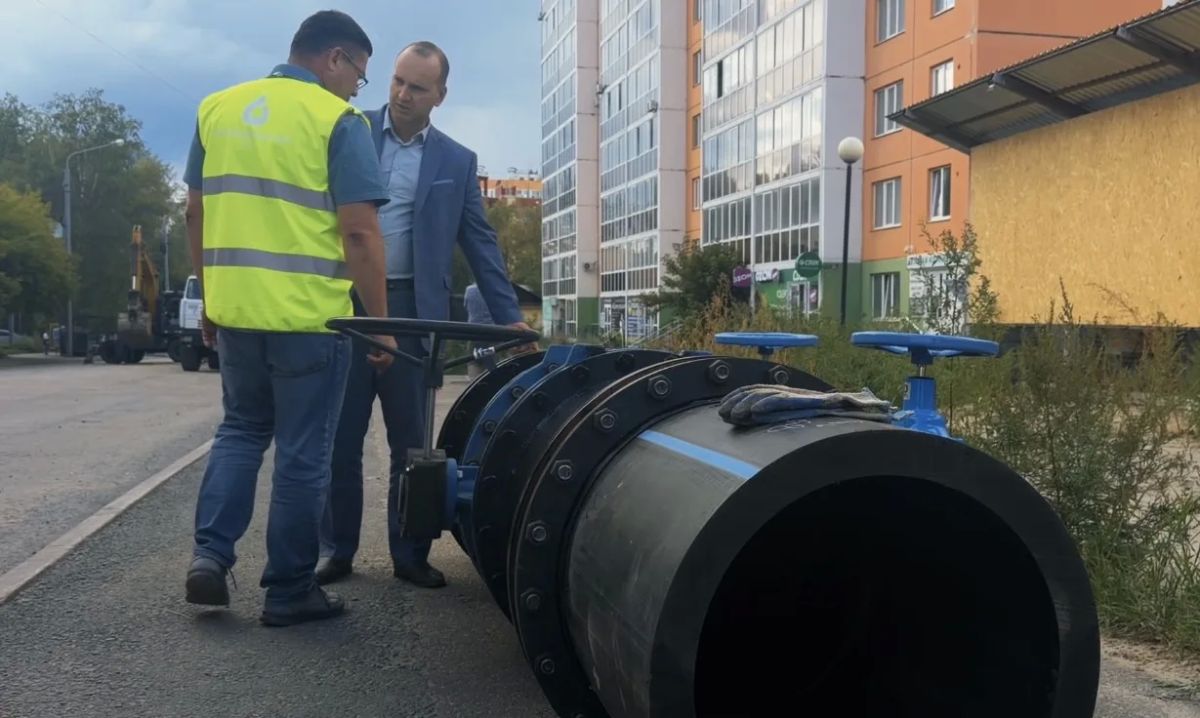 Сотни домов Советского района переключают на новый водовод Сотни домов Советского района переключают на новый водовод