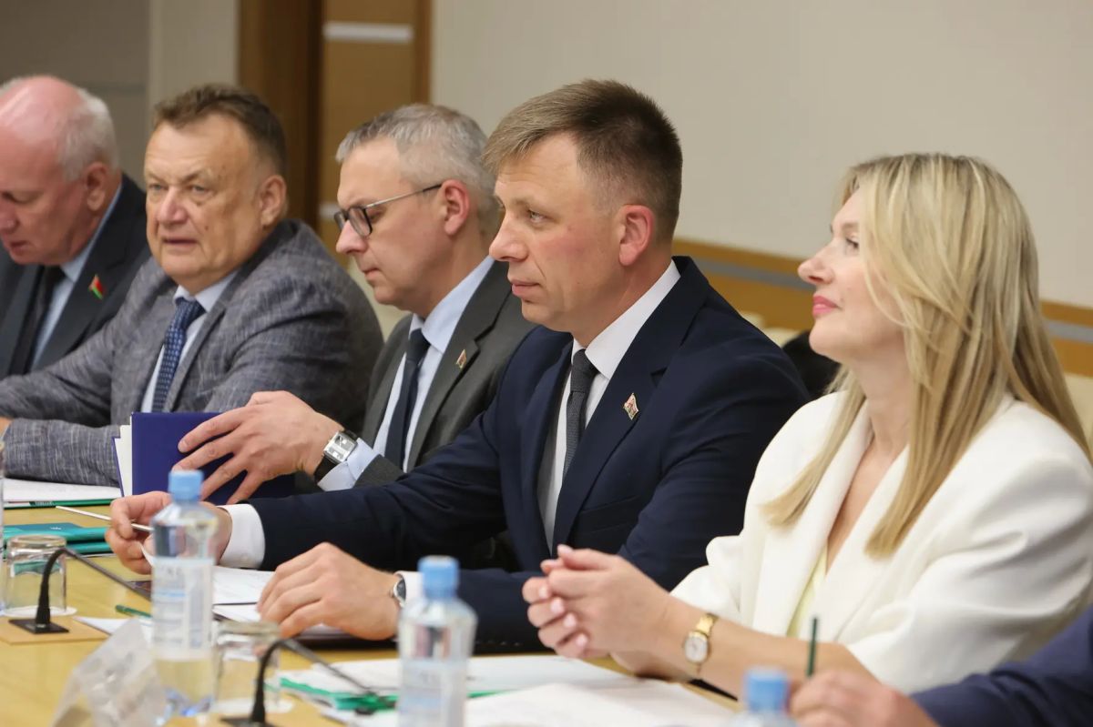 Владимир Мазур: Сегодня провели совещание рабочей группы по сотрудничеству Томской области с Республикой Беларусь Владимир Мазур: Сегодня провели совещание рабочей группы по сотрудничеству Томской области с Республикой Беларусь