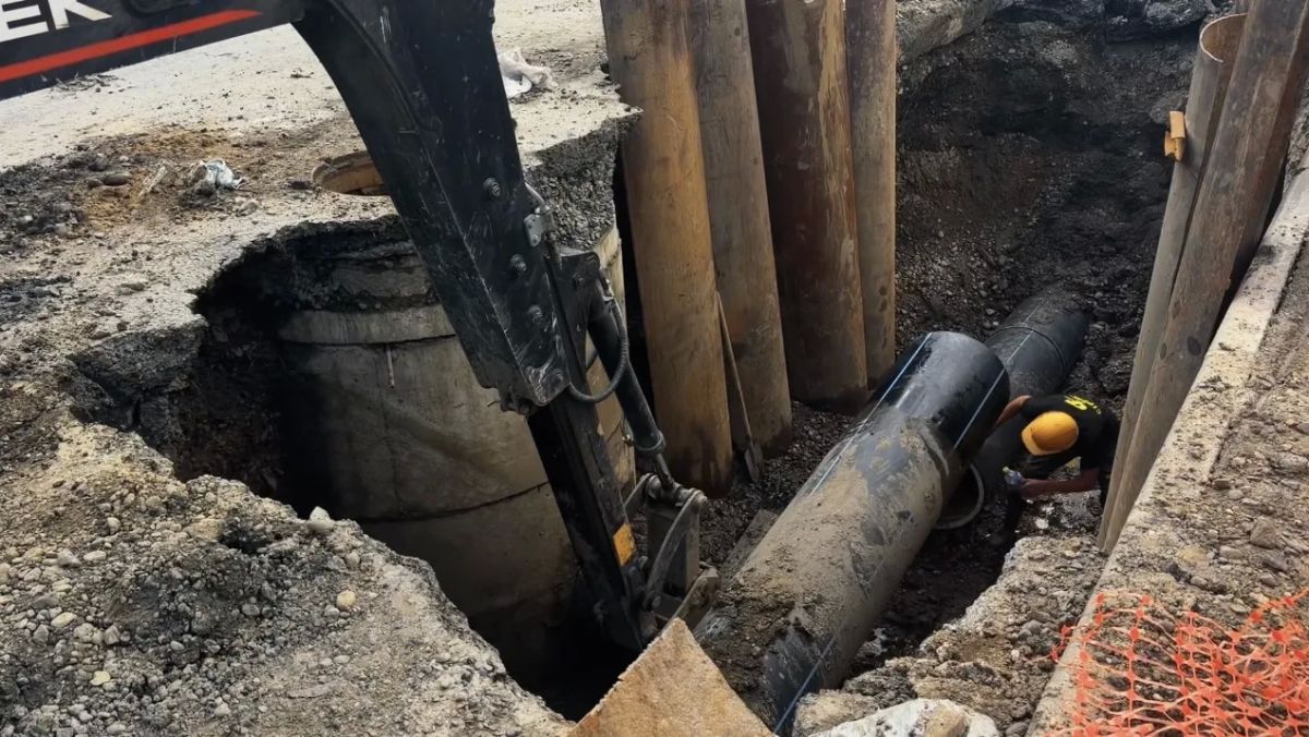 Сотни домов Советского района переключают на новый водовод Сотни домов Советского района переключают на новый водовод