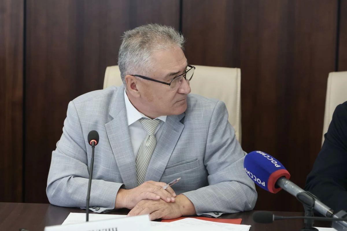 Владимир Мазур: Сегодня провели очередное заседание комиссии по предупреждению и ликвидации ЧС. Один из важнейших вопросов посвящён итогам весеннего половодья, когда события развивались по одному из самых негативных сценариев Владимир Мазур: Сегодня провели очередное заседание комиссии по предупреждению и ликвидации ЧС. Один из важнейших вопросов посвящён итогам весеннего половодья, когда события развивались по одному из самых негативных сценариев