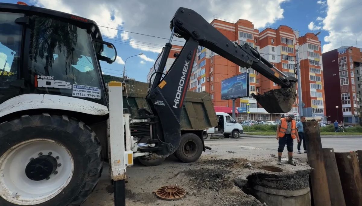 Сотни домов Советского района переключают на новый водовод Сотни домов Советского района переключают на новый водовод
