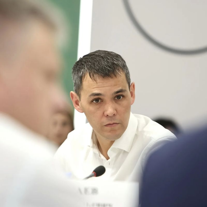 Владимир Мазур: Сегодня провели в Особой экономической зоне очередное заседание Совета по развитию промышленности, которая по итогам первого полугодия показала рост около 5%. Это второе место в Сибирском федеральном округе Владимир Мазур: Сегодня провели в Особой экономической зоне очередное заседание Совета по развитию промышленности, которая по итогам первого полугодия показала рост около 5%. Это второе место в Сибирском федеральном округе