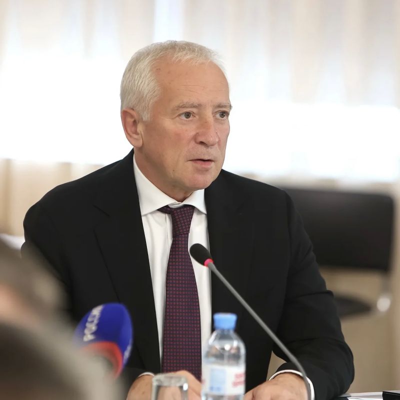 Владимир Мазур: Сегодня провели в Особой экономической зоне очередное заседание Совета по развитию промышленности, которая по итогам первого полугодия показала рост около 5%. Это второе место в Сибирском федеральном округе Владимир Мазур: Сегодня провели в Особой экономической зоне очередное заседание Совета по развитию промышленности, которая по итогам первого полугодия показала рост около 5%. Это второе место в Сибирском федеральном округе