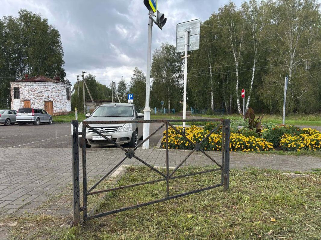 В Кожевниковском районе Томской области после вмешательства прокуратуры обеспечена безопасность дорожного движения рядом со школой В Кожевниковском районе Томской области после вмешательства прокуратуры обеспечена безопасность дорожного движения рядом со школой