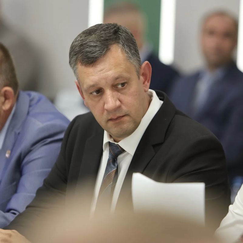 Владимир Мазур: Сегодня провели в Особой экономической зоне очередное заседание Совета по развитию промышленности, которая по итогам первого полугодия показала рост около 5%. Это второе место в Сибирском федеральном округе Владимир Мазур: Сегодня провели в Особой экономической зоне очередное заседание Совета по развитию промышленности, которая по итогам первого полугодия показала рост около 5%. Это второе место в Сибирском федеральном округе