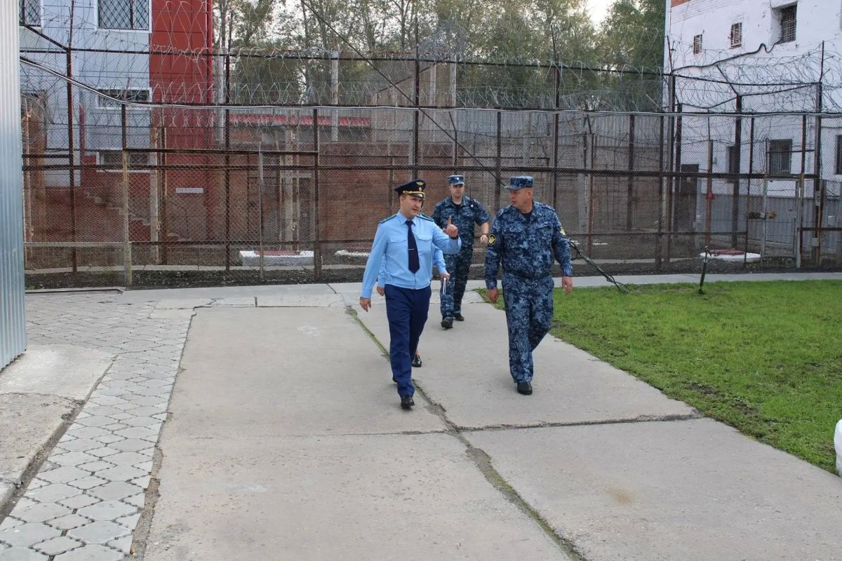 Колпашевский городской прокурор Томской области Евгений Березовский провел проверку в следственном изоляторе Колпашевский городской прокурор Томской области Евгений Березовский провел проверку в следственном изоляторе