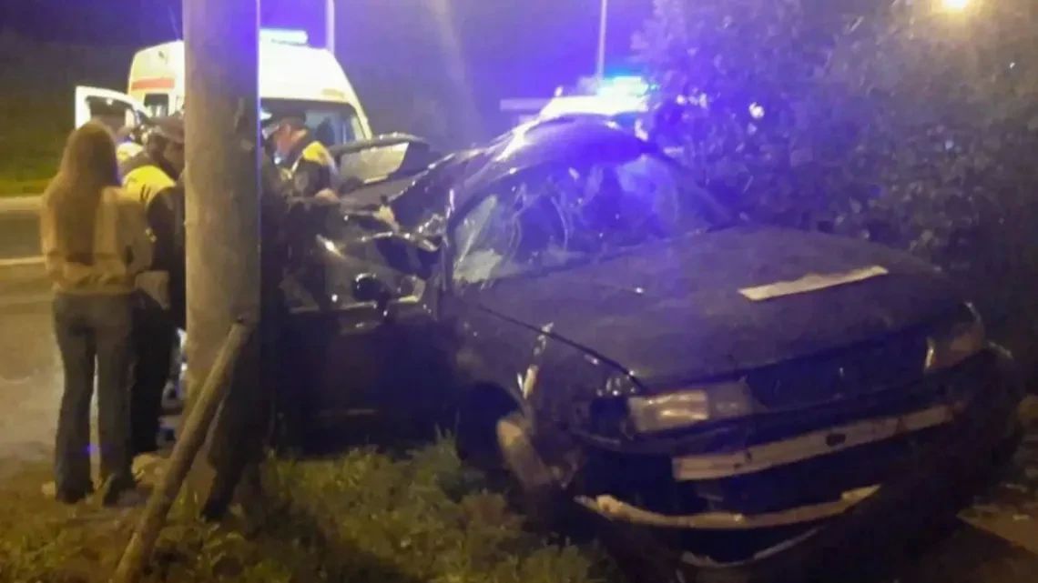 В Томске спасатели освободили водителя из поврежденного автомобиля