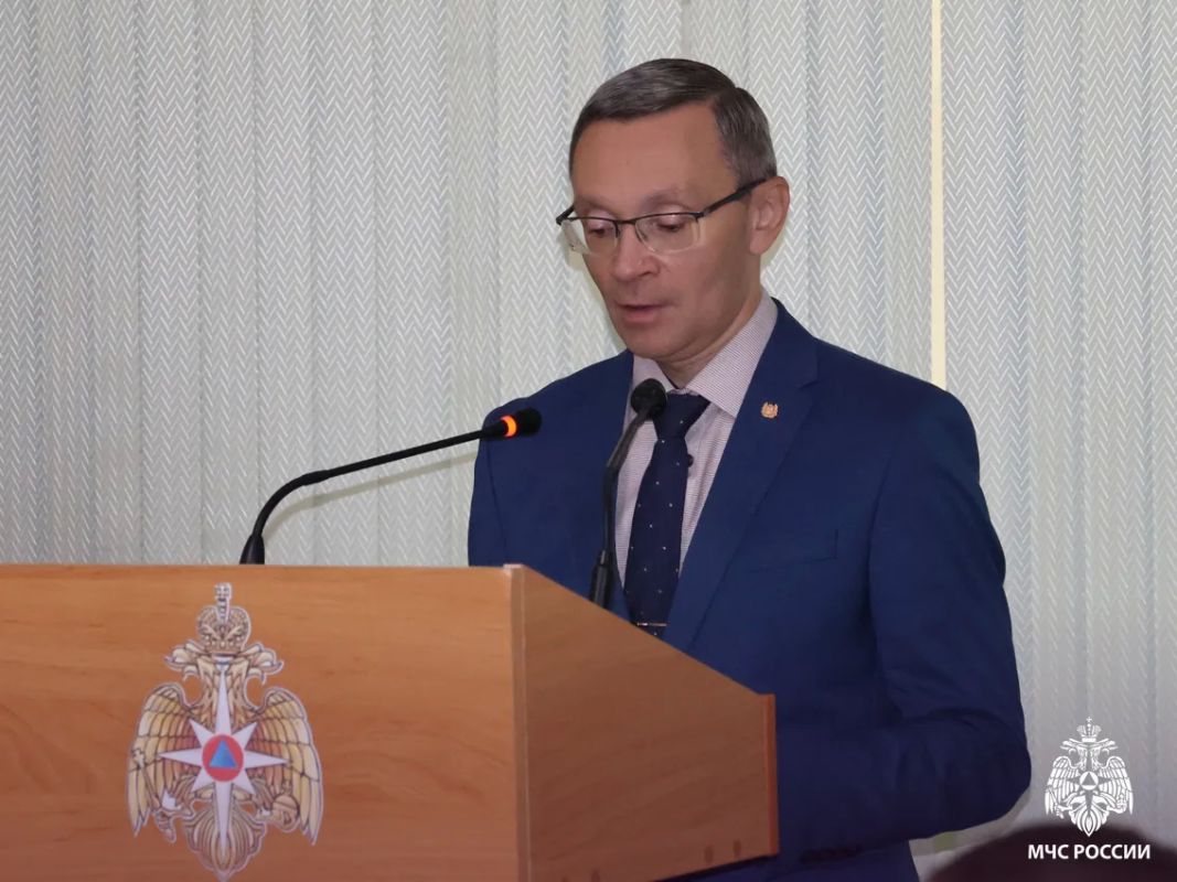 Председатель Избирательной комиссии Томской области встретился с сотрудниками МЧС России Председатель Избирательной комиссии Томской области встретился с сотрудниками МЧС России