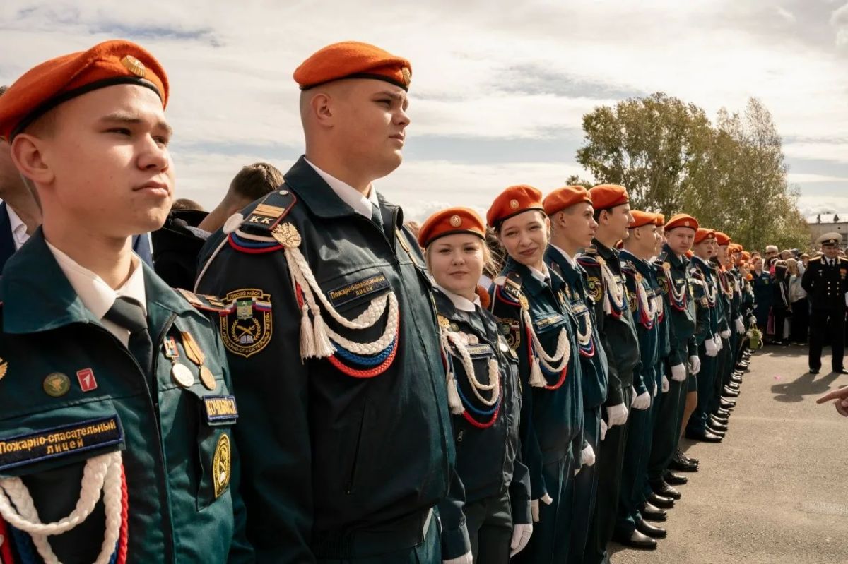 День знаний в пожарно-спасательном лицее День знаний в пожарно-спасательном лицее