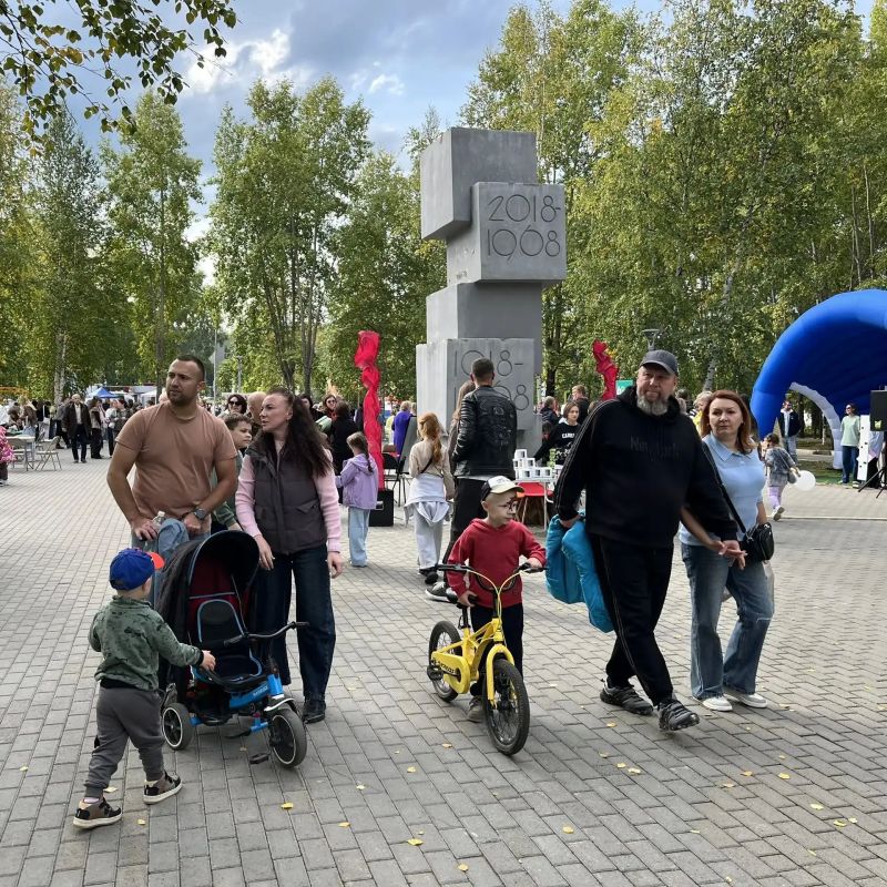 Владимир Мазур: Чтобы почувствовать атмосферу Стрежевого, достаточно пройти по улицам города Владимир Мазур: Чтобы почувствовать атмосферу Стрежевого, достаточно пройти по улицам города