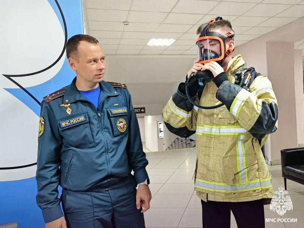 Сотрудники МЧС России приняли участие в IV карьерном форуме «Труд крут» Сотрудники МЧС России приняли участие в IV карьерном форуме «Труд крут»