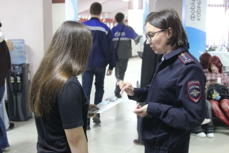 В Томске сотрудники полиции приняли участие в четвертом карьерном форуме «Труд крут» В Томске сотрудники полиции приняли участие в четвертом карьерном форуме «Труд крут»