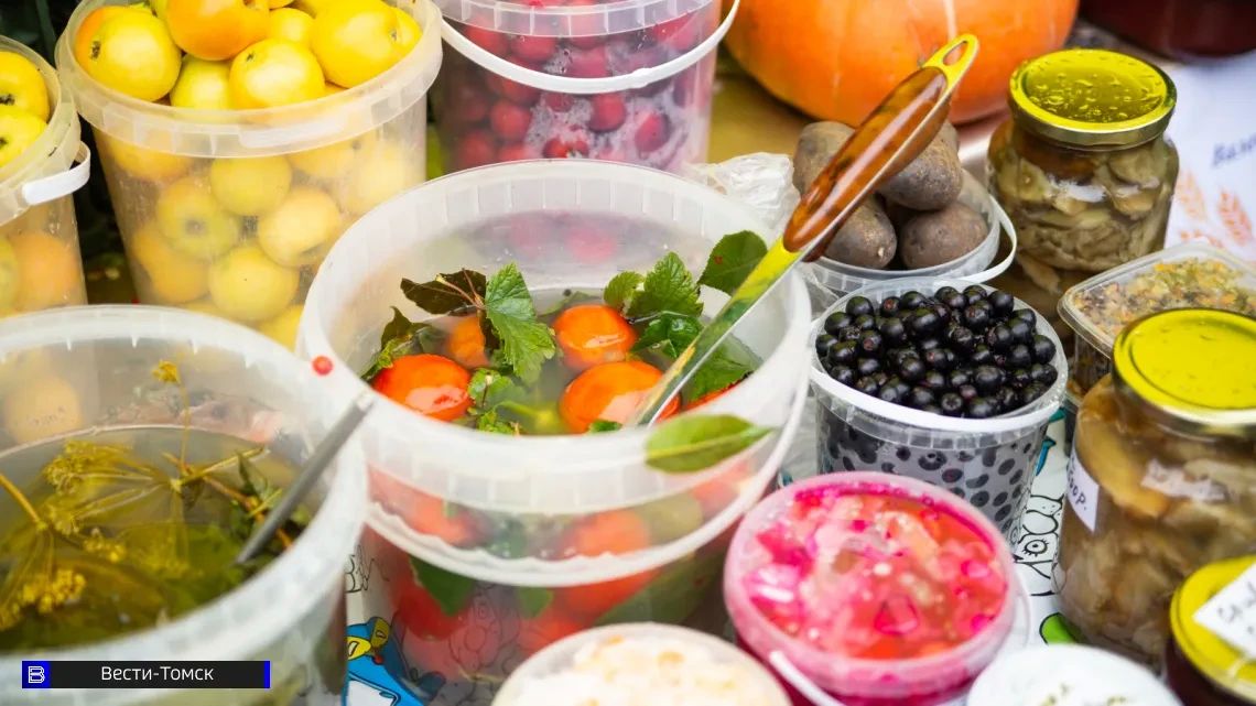 Томичам рассказали, как безопасно покупать продукты на ярмарках