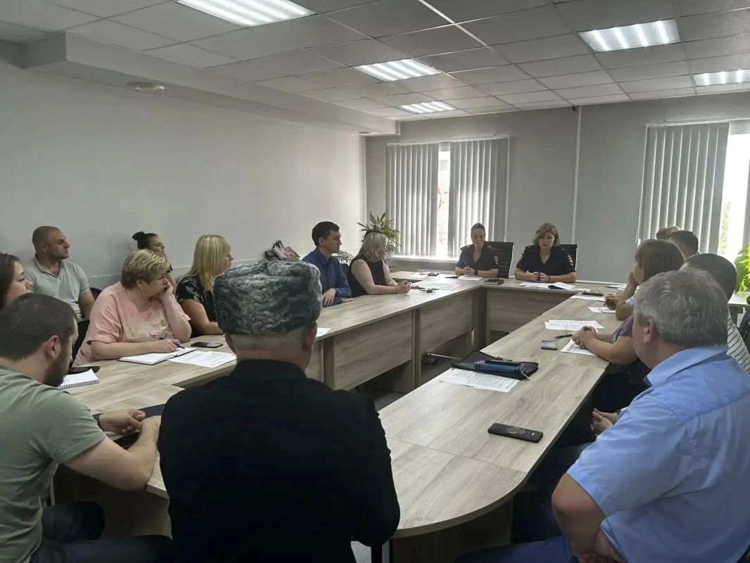 Рабочая встреча с представителями национально-культурных объединений (диаспор) г. Томска состоялась Миграционном центре Рабочая встреча с представителями национально-культурных объединений (диаспор) г. Томска состоялась Миграционном центре