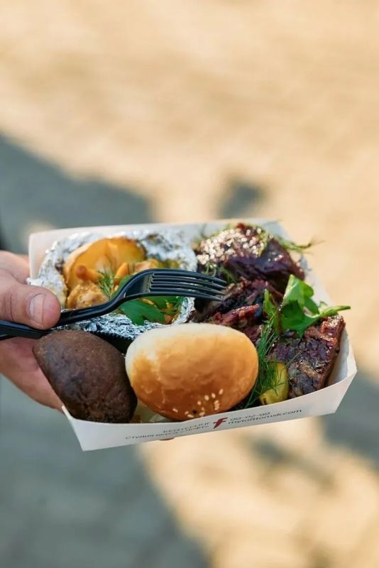 Томский проект стал лучшим на Russian Street Food Awards: Сибирь Томский проект стал лучшим на Russian Street Food Awards: Сибирь