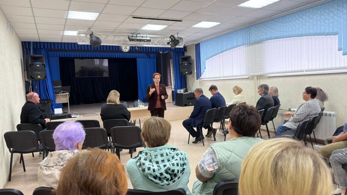Пять лет работы над развитием территории: Оксана Козловская встретилась с жителями Асиновского района Пять лет работы над развитием территории: Оксана Козловская встретилась с жителями Асиновского района