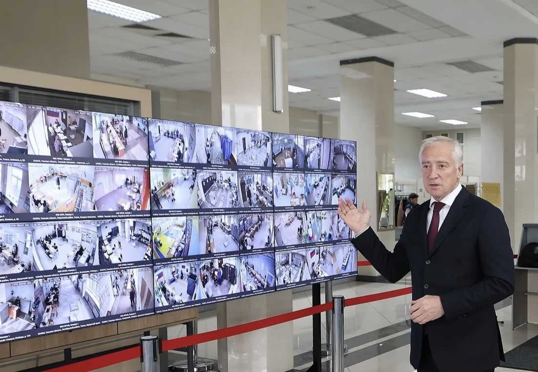 Владимир Мазур: В Центре общественного наблюдения за выборами встретился с иностранными наблюдателями, которые три дня будут работать у нас в Томской области