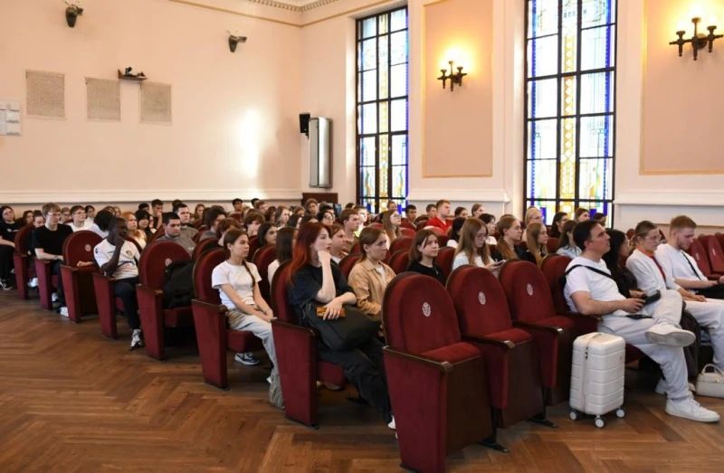 Иностранным студентам-медикам рассказали о возможностях обучения, работы и проживания в России Иностранным студентам-медикам рассказали о возможностях обучения, работы и проживания в России