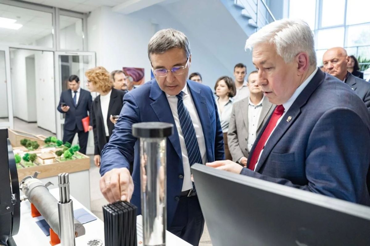 Валерий Фальков в Новосибирске провел совещание с руководителями научных организаций, расположенных в Сибирском федеральном округе Валерий Фальков в Новосибирске провел совещание с руководителями научных организаций, расположенных в Сибирском федеральном округе