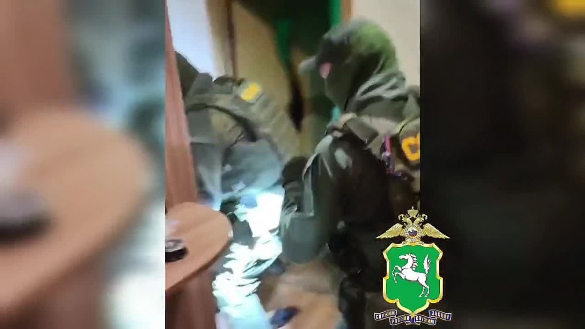 В Северске Томской области при силовой поддержке Росгвардии задержаны подозреваемые в сбыте наркотиков