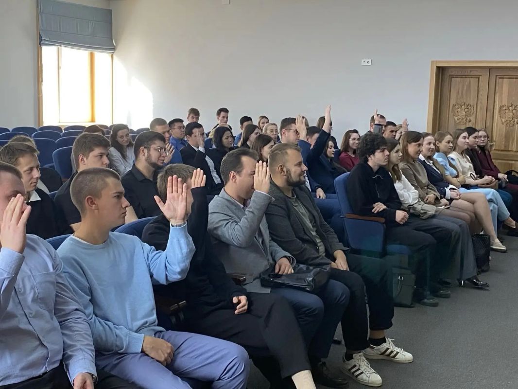 Сотрудники прокуратуры Томской области встретились со студентами – будущими юристами Сотрудники прокуратуры Томской области встретились со студентами – будущими юристами
