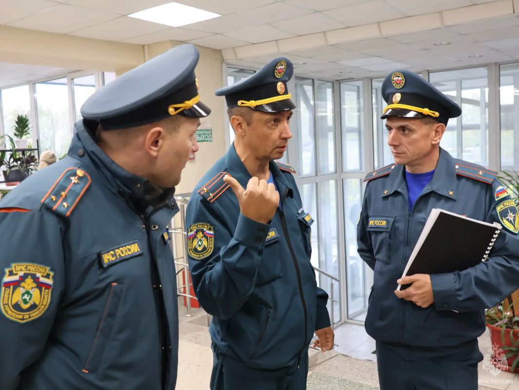 Томские огнеборцы ликвидировали условное возгорание в учебном корпусе Томского государственного университета Томские огнеборцы ликвидировали условное возгорание в учебном корпусе Томского государственного университета