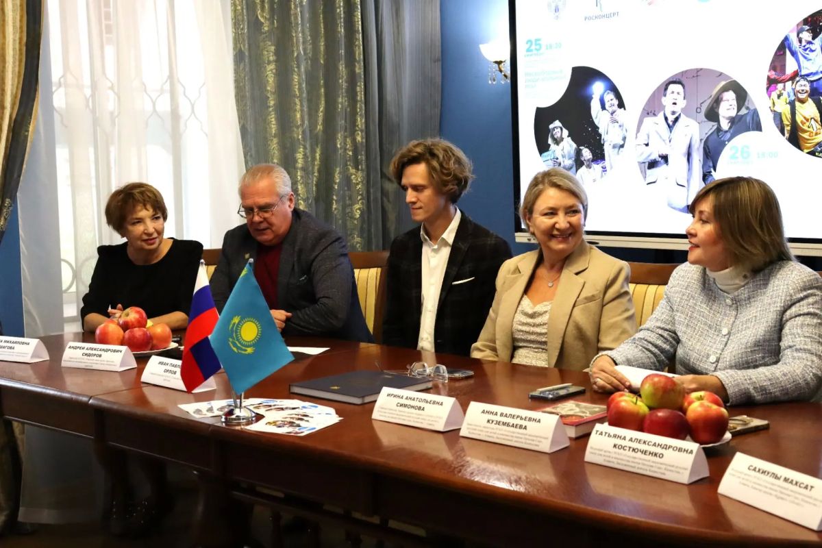 В Томском театре юного зрителя состоялась пресс-конференция, посвящённая гастролям Государственного академического русского театра для детей и юношества имени Наталии Сац (Алматы, Казахстан) В Томском театре юного зрителя состоялась пресс-конференция, посвящённая гастролям Государственного академического русского театра для детей и юношества имени Наталии Сац (Алматы, Казахстан)
