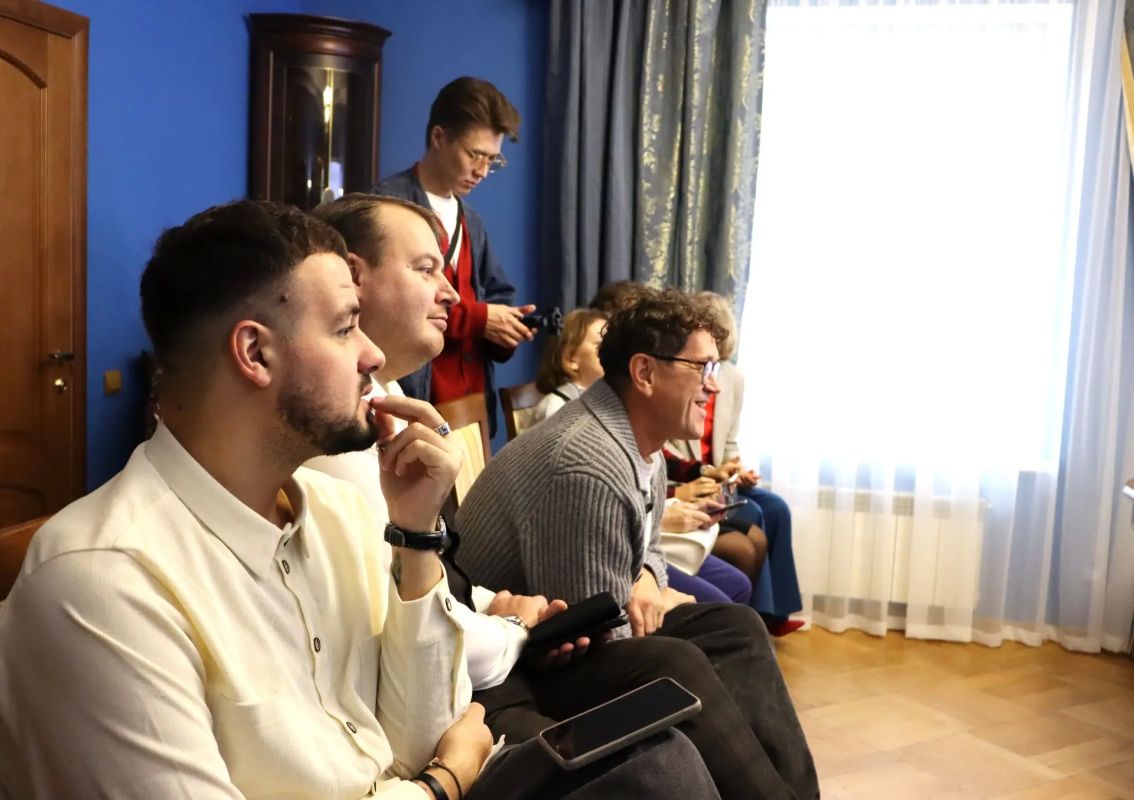 В Томском театре юного зрителя состоялась пресс-конференция, посвящённая гастролям Государственного академического русского театра для детей и юношества имени Наталии Сац (Алматы, Казахстан) В Томском театре юного зрителя состоялась пресс-конференция, посвящённая гастролям Государственного академического русского театра для детей и юношества имени Наталии Сац (Алматы, Казахстан)