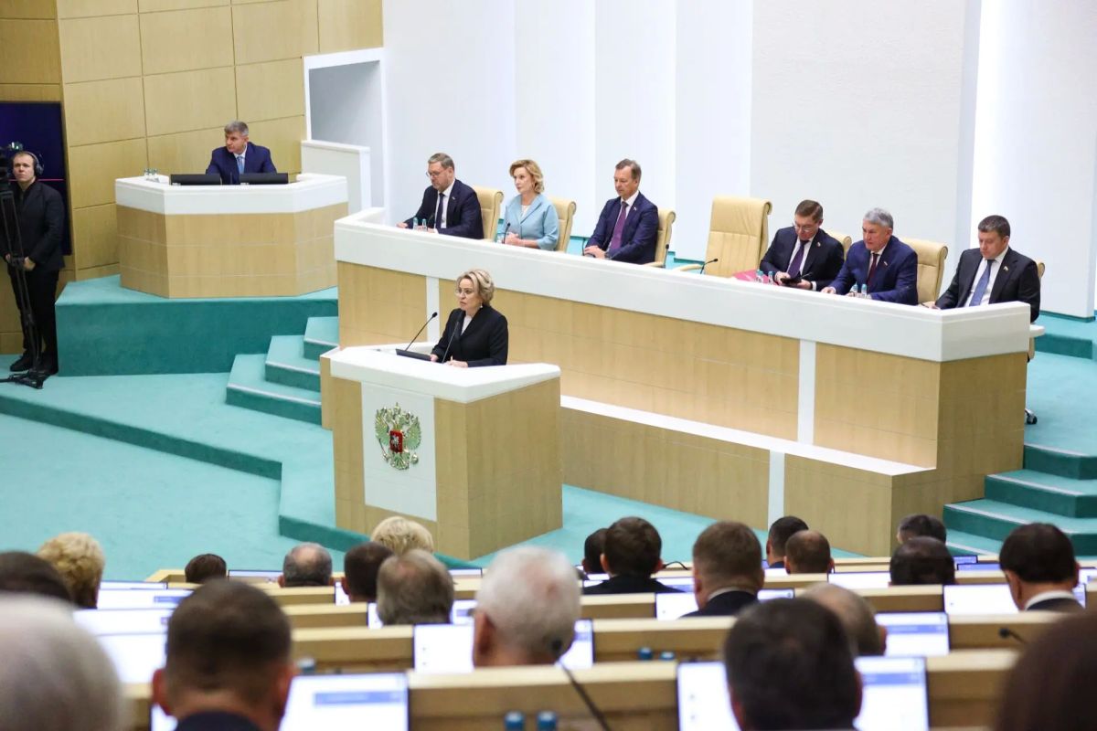 Министр промышленности и торговли Антон Алиханов и губернатор Владимир Мазур представили в Совете Федерации промежуточные результаты работы томского промышленного кластера электроники и беспилотных технологий Министр промышленности и торговли Антон Алиханов и губернатор Владимир Мазур представили в Совете Федерации промежуточные результаты работы томского промышленного кластера электроники и беспилотных технологий