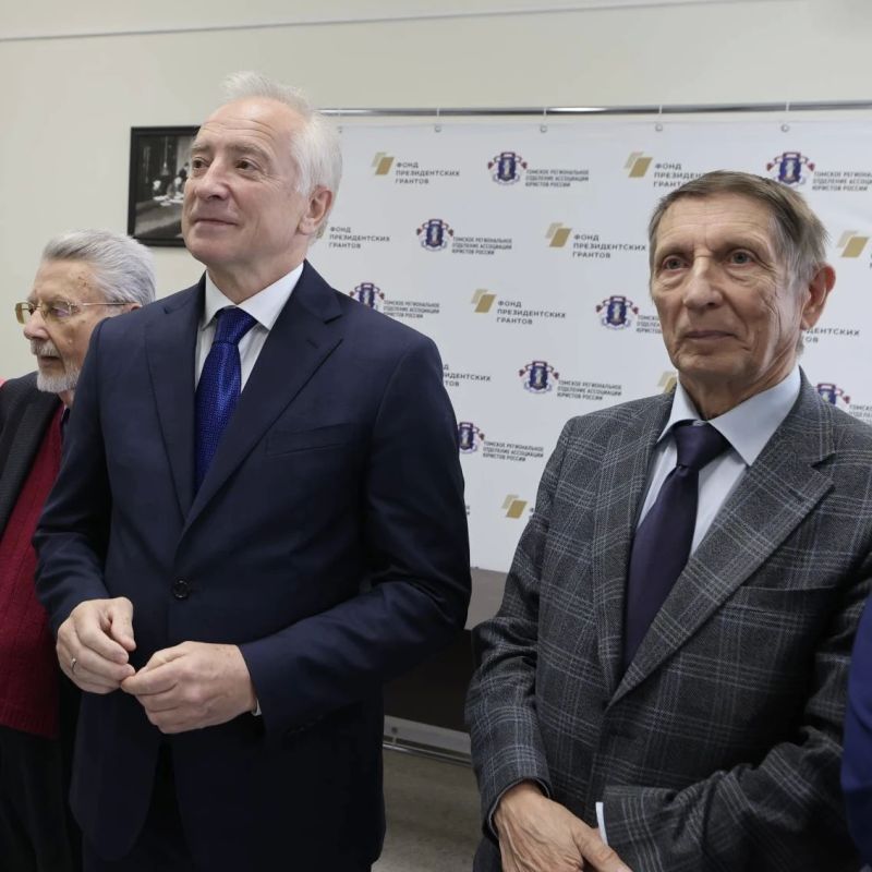 Владимир Мазур: В День учителя 80-летний юбилей отмечает мой учитель – доцент кафедры криминалистики Юридического института Томского государственного университета Николай Сергеевич Дергач Владимир Мазур: В День учителя 80-летний юбилей отмечает мой учитель – доцент кафедры криминалистики Юридического института Томского государственного университета Николай Сергеевич Дергач