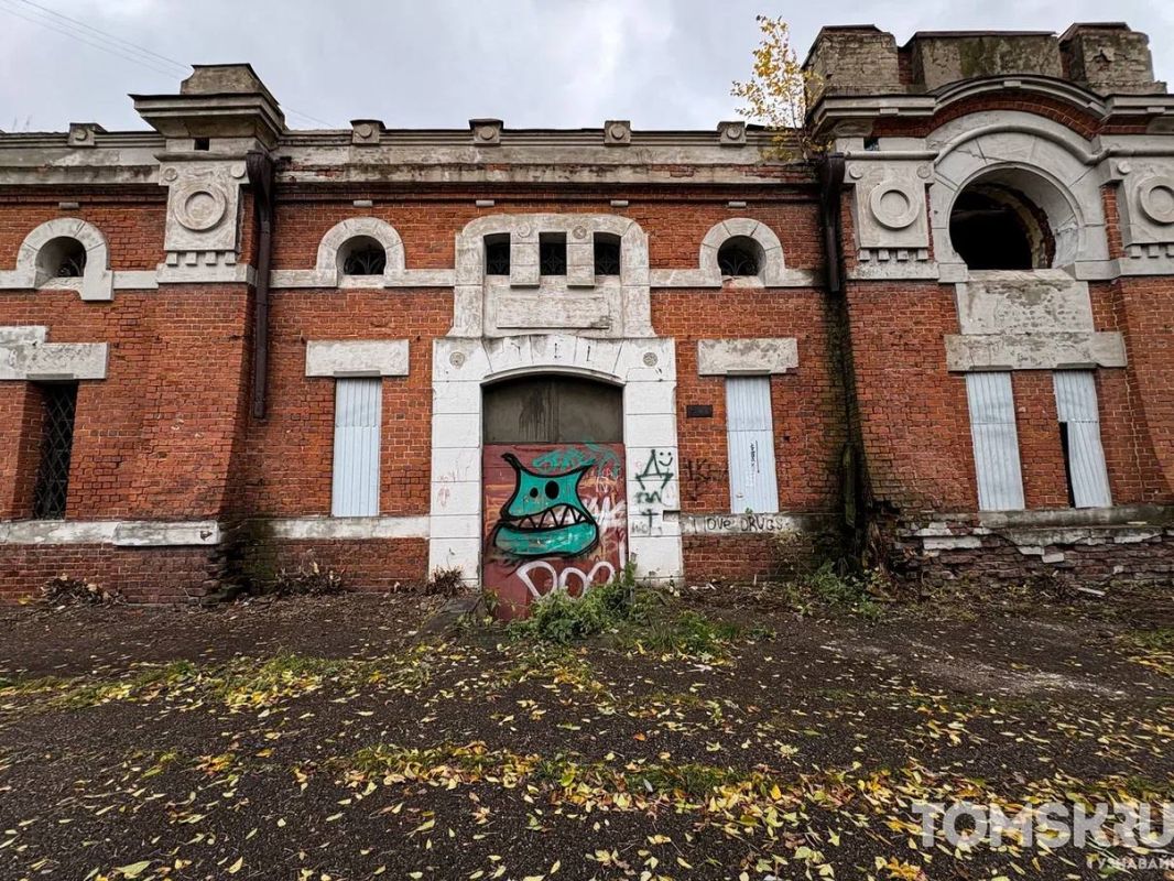 Гороховские склады начали расчищать от хлама Гороховские склады начали расчищать от хлама