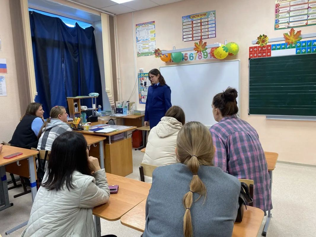 В Чаинском районе Томской области сотрудница прокуратуры рассказала родителям школьников об основах цифровой гигиены и безопасности в интернете