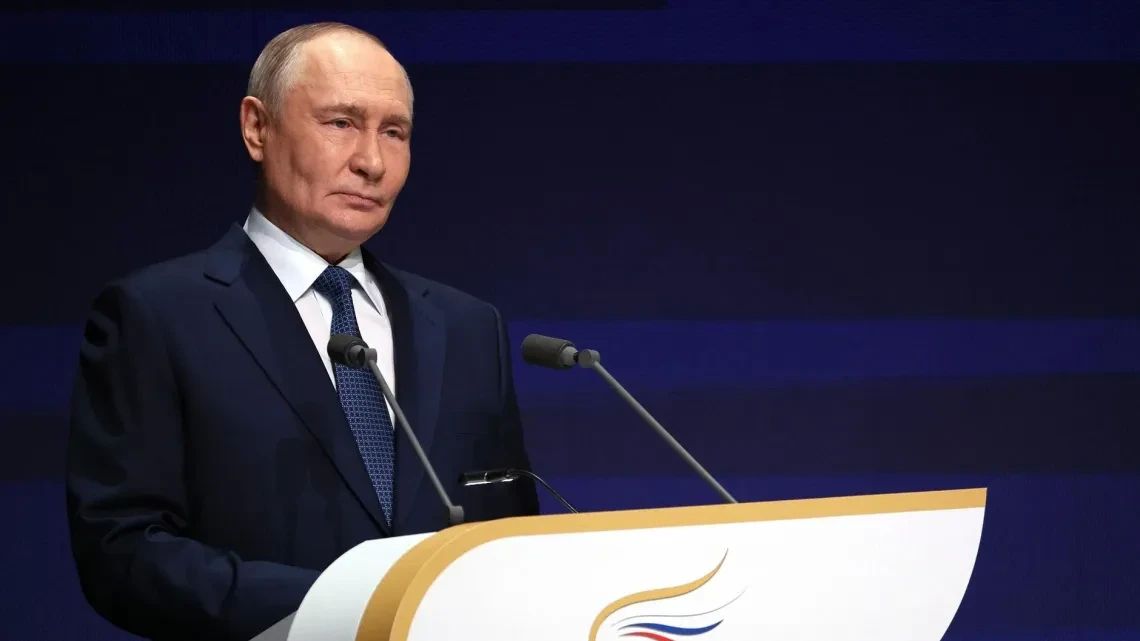 Губернатор Томской области поздравил Владимира Путина с днем рождения