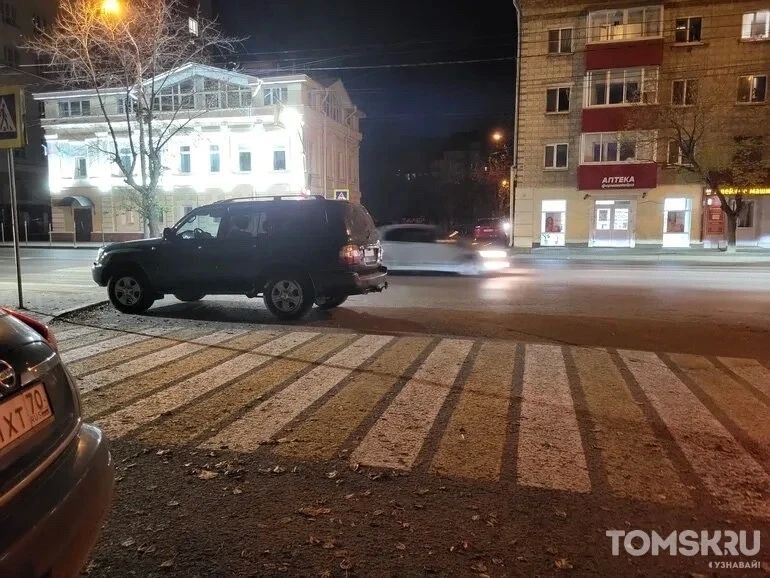 Мастера томской парковки: неуверенное нарушение или новые короли тротуара Мастера томской парковки: неуверенное нарушение или новые короли тротуара