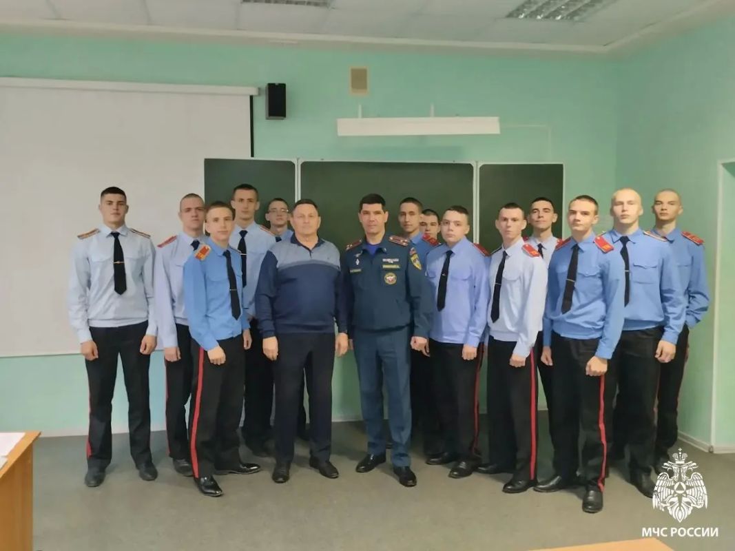 В «Пожарно-спасательном лицее» прошел урок безопасности, приуроченный ко Дню гражданской обороны