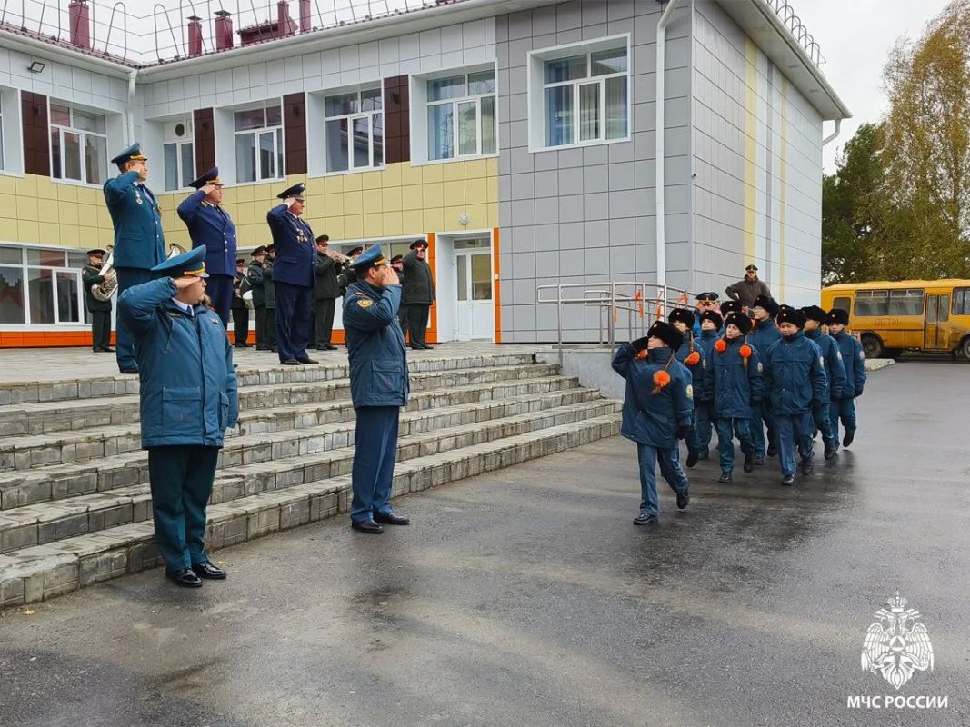 Торжественный день в Пожарно-спасательном лицее Томского района! Торжественный день в Пожарно-спасательном лицее Томского района!