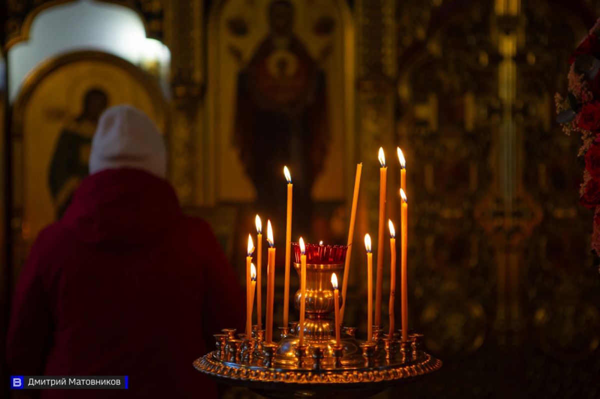 Свет Покрова: показываем, как прошли праздничные службы в храмах Томска Свет Покрова: показываем, как прошли праздничные службы в храмах Томска