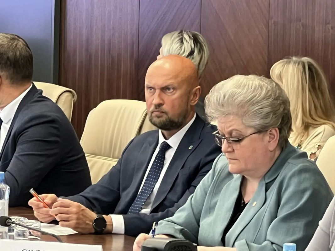 Владимир Мазур: С главами городов и районов обсудили развитие инфраструктуры образования, которое на контроле Президента Владимира Владимировича Путина Владимир Мазур: С главами городов и районов обсудили развитие инфраструктуры образования, которое на контроле Президента Владимира Владимировича Путина