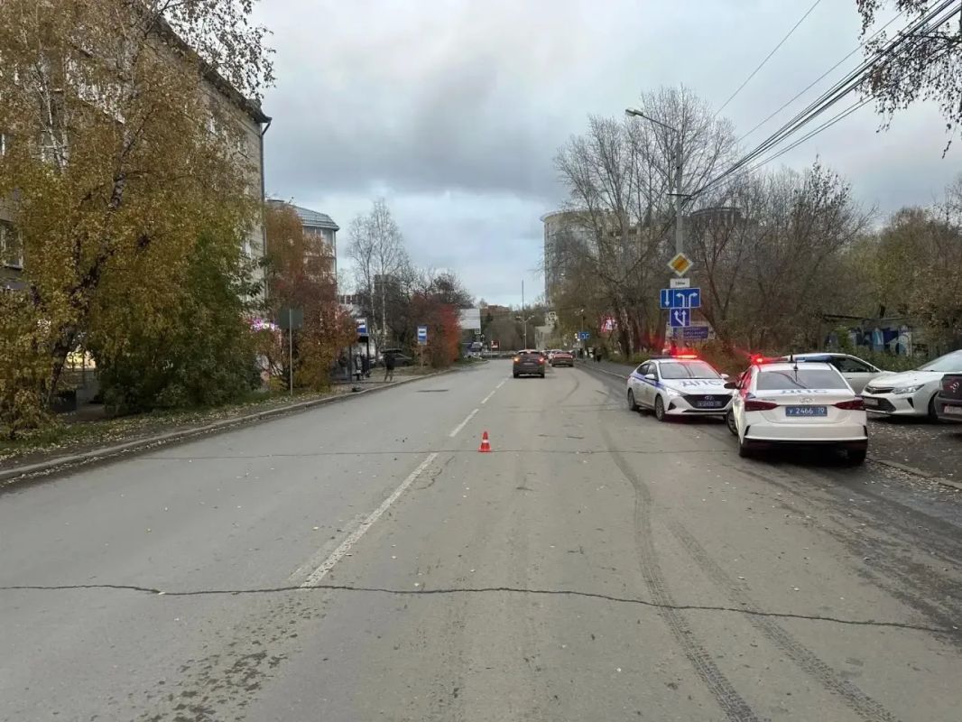 15 октября около 17 часов 35 минут в городе Томске на ул. Учебная, 47 автомобилем «Хонда Цивик Ферио», под управлением 45-летнего водителя, совершён наезд на 20-летнего пешехода, который, по предварительным данным, переходил...