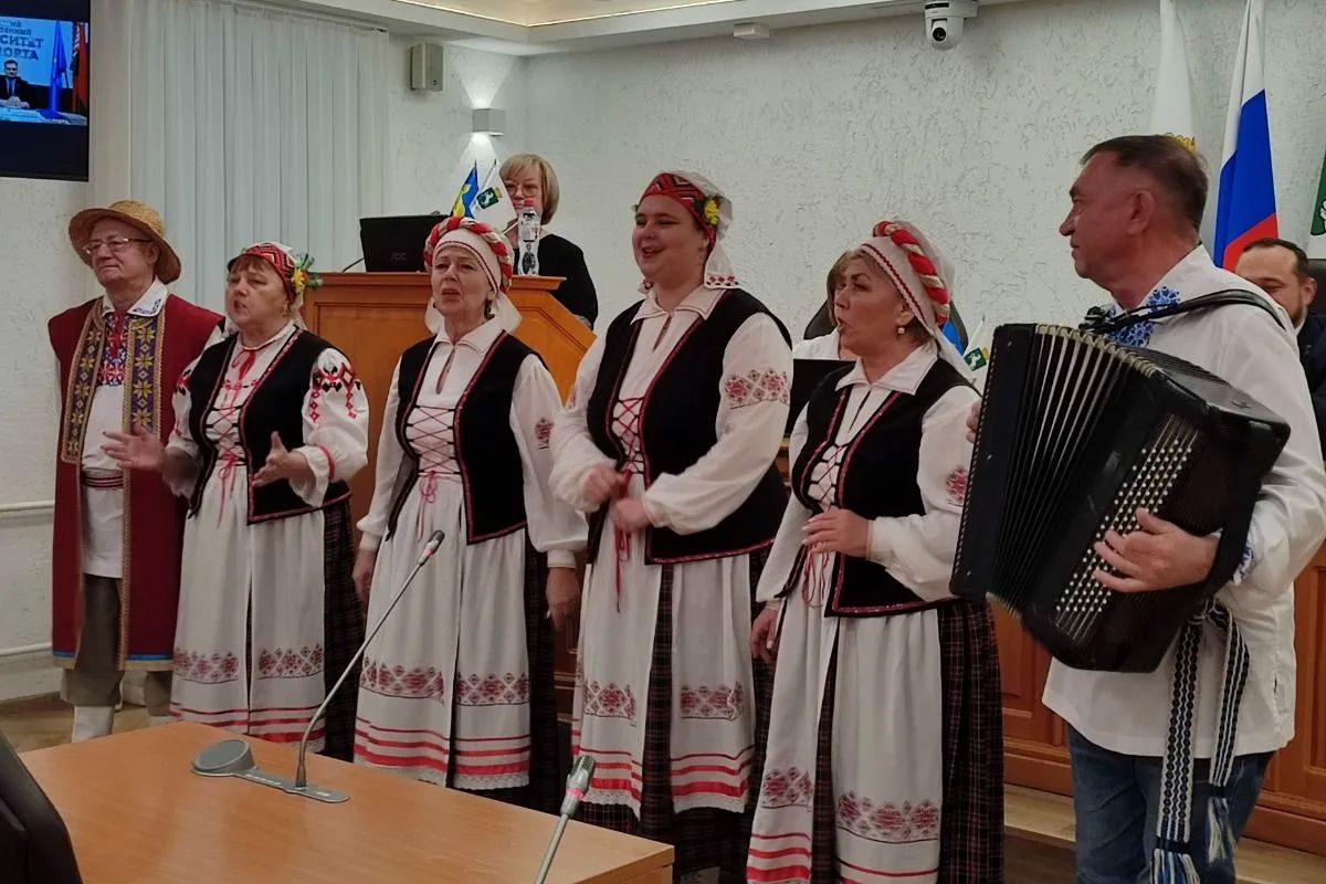 В Думе прошел телемост между Томском и Гомелем Онлайн-встреча между братскими городами была посвящена молодежной политике, проектам в сфере воспитания и безопасности молодежи В Думе прошел телемост между Томском и Гомелем Онлайн-встреча между братскими городами была посвящена молодежной политике, проектам в сфере воспитания и безопасности молодежи