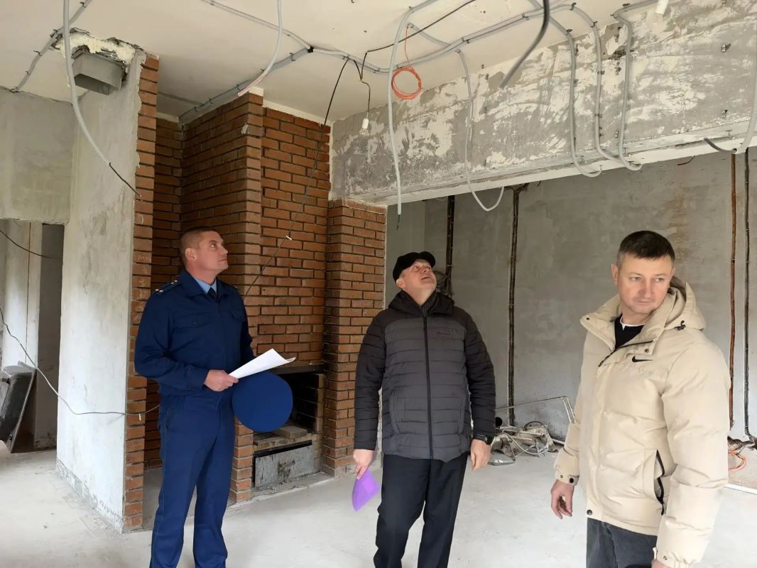 Прокуратура Кировского района г. Томска продолжает контролировать ход капитального ремонта здания будущего художественного музея Прокуратура Кировского района г. Томска продолжает контролировать ход капитального ремонта здания будущего художественного музея