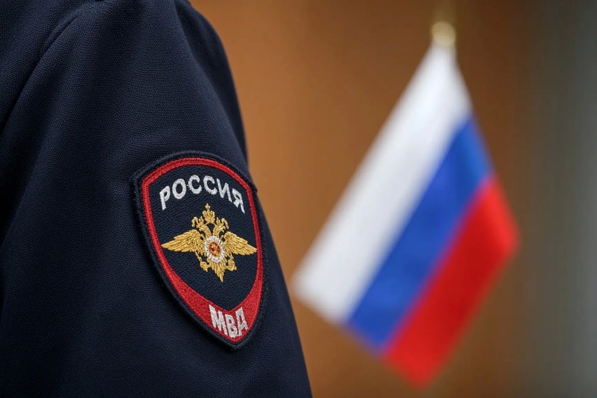 В Томске полицейские задержали несовершеннолетнего курьера мошенников