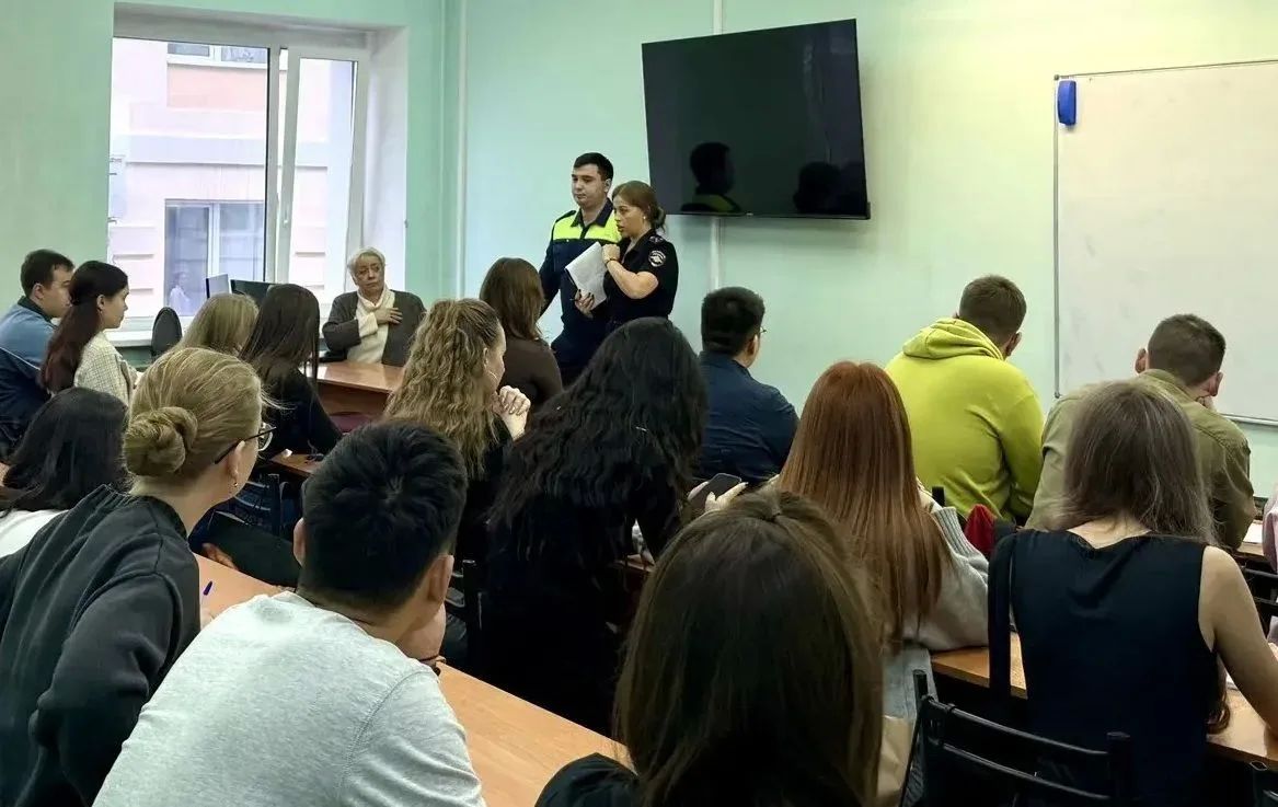 Тайны следствия: сотрудники томской полиции рассказали будущим юристам, чем реальная служба отличается от того, что показывают в различных телесериалах Тайны следствия: сотрудники томской полиции рассказали будущим юристам, чем реальная служба отличается от того, что показывают в различных телесериалах